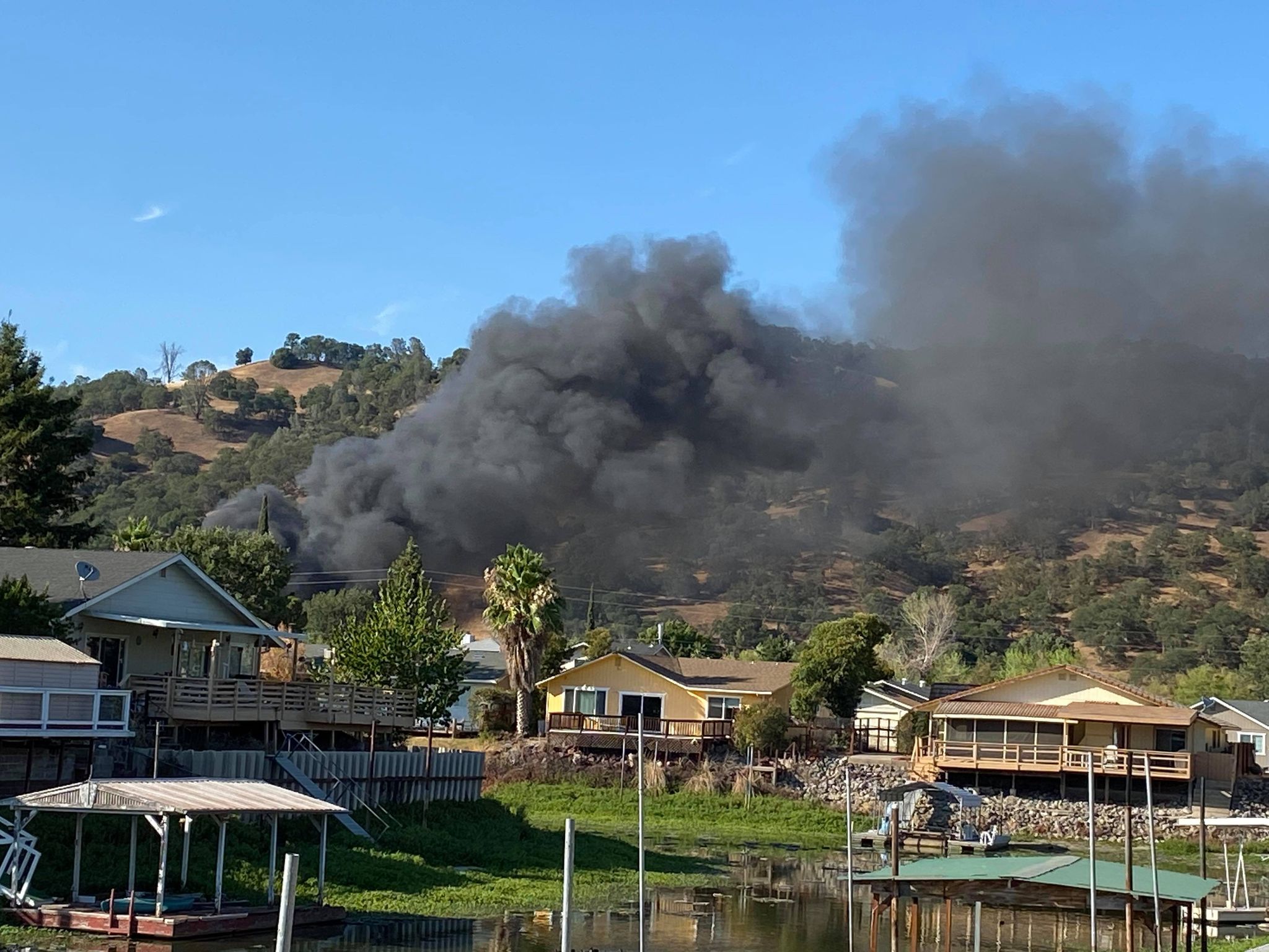 Four Structures Reportedly On Fire In Clearlake Oaks – MendoFever